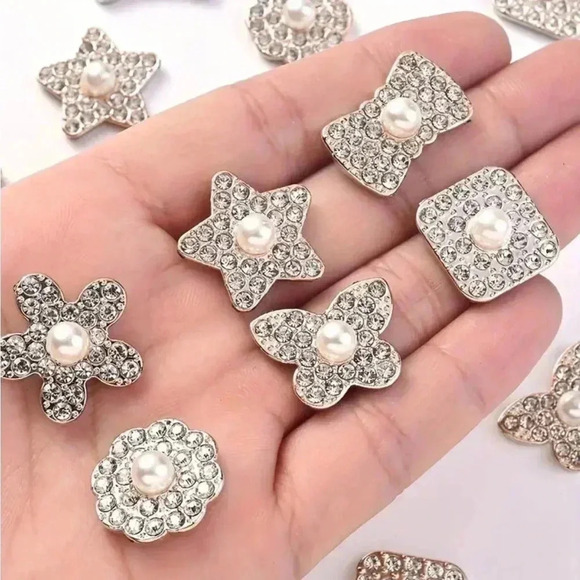 20-Pack Rhinestone Embellishments - Picture 1 of 3